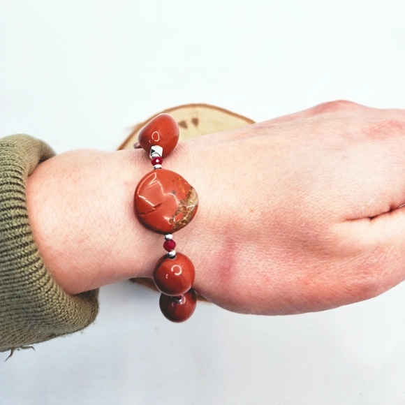 Red Jasper mixed shapes lobster clasp bracelet - Picture 4 of 4